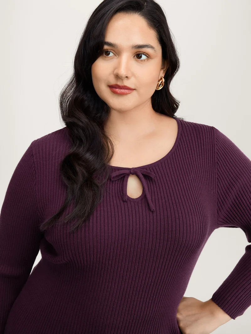 Supersoft Textured Cut-Out Neckline Fitted Pullover