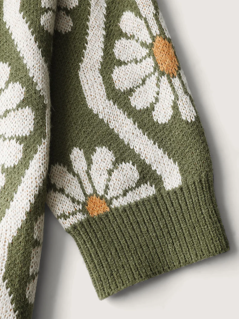 Floral Pattern Jacquard Arc Hem Knit Cardigan