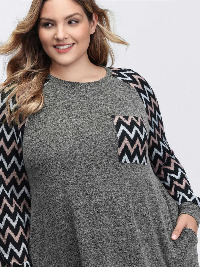 Stretchy Wavy Pattern Contrast T-Shirt