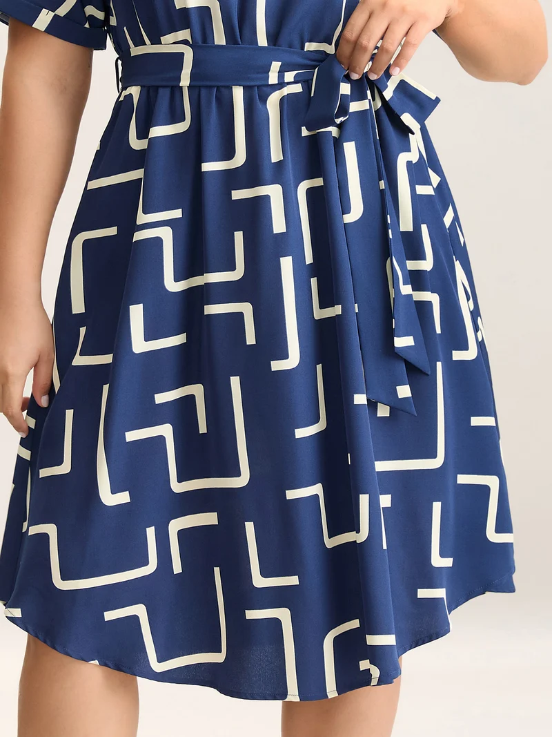 Geometric Print Curved Hem Midi Dress