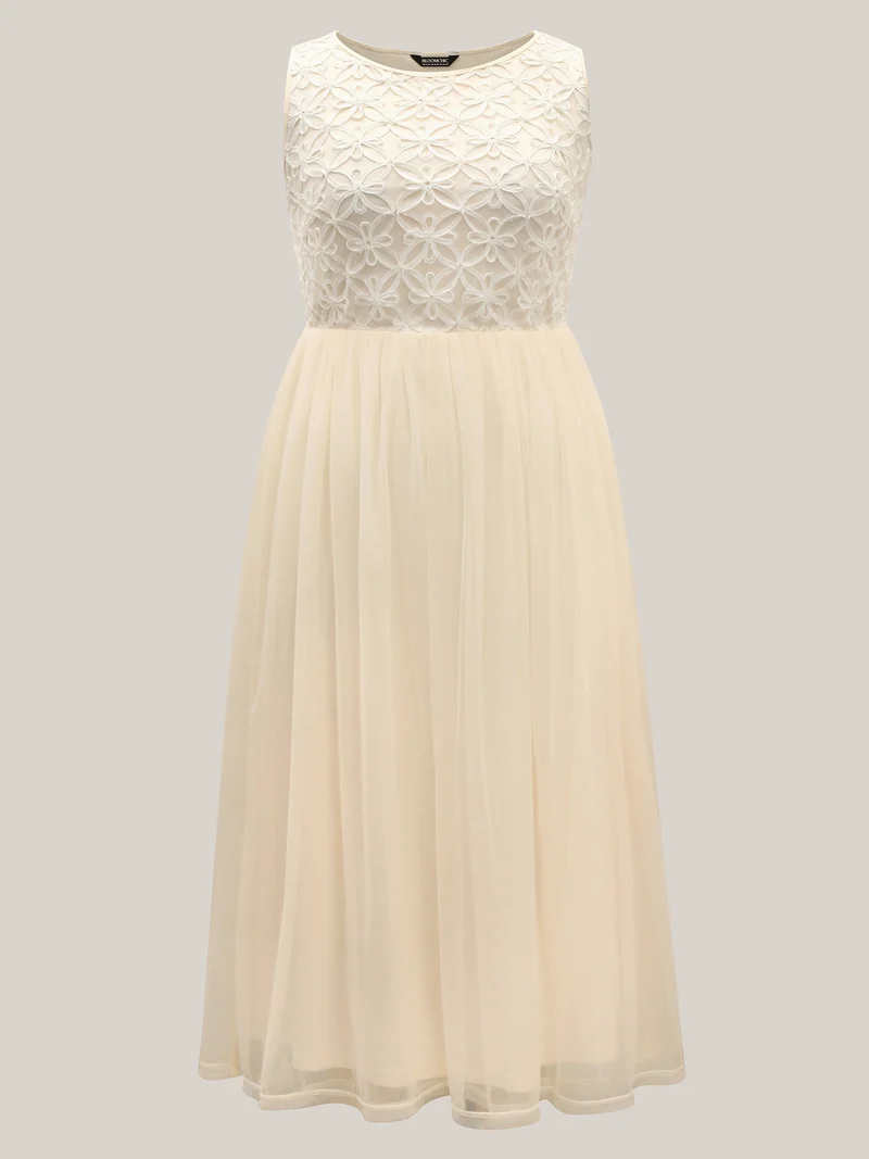 Floral Embroidered Spliced Mesh Maxi Dress