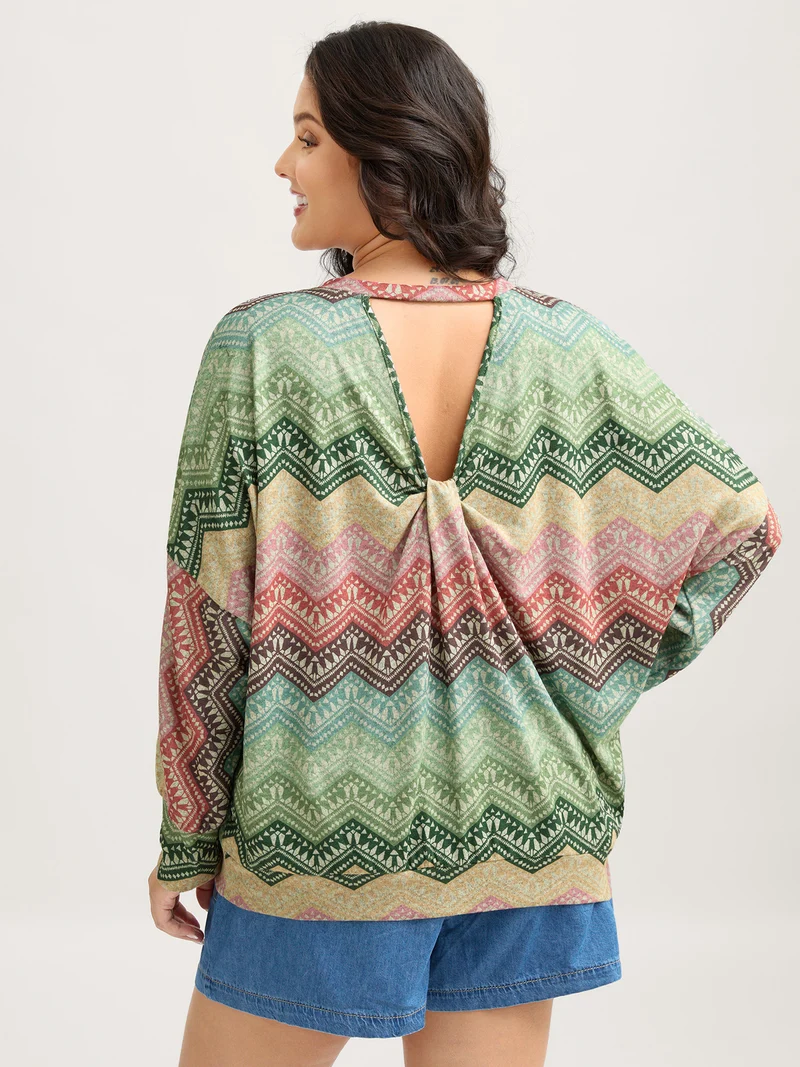 Colorful Wavy Stripes Gathered Back T-Shirt