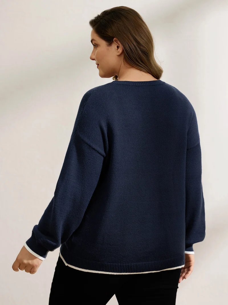 Supersoft Turtle Motif Slit Contrast Edge Pullover