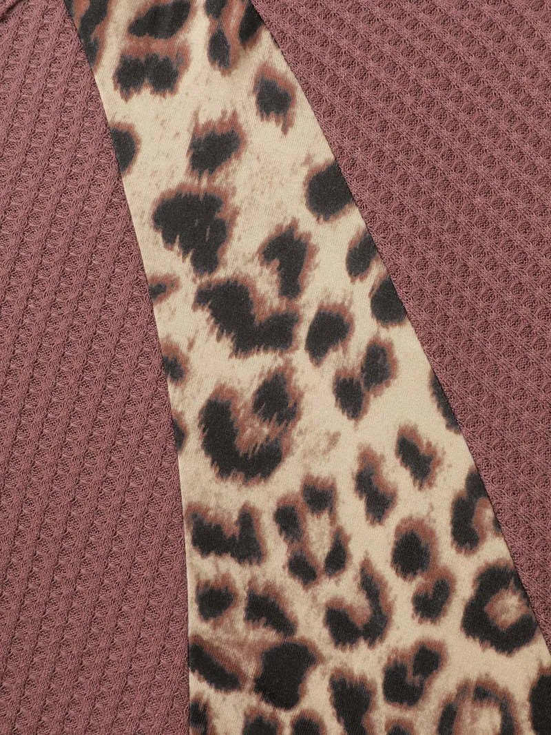 Leopard Contrast Textured V-Neck T-Shirt