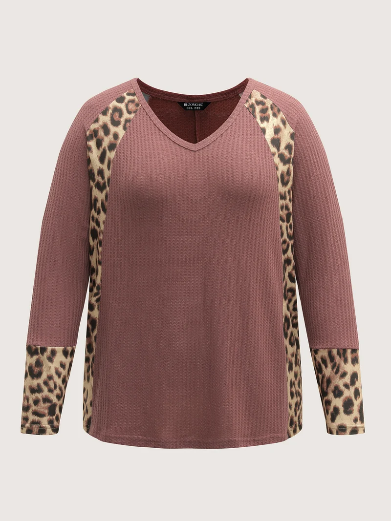 Leopard Contrast Textured V-Neck T-Shirt