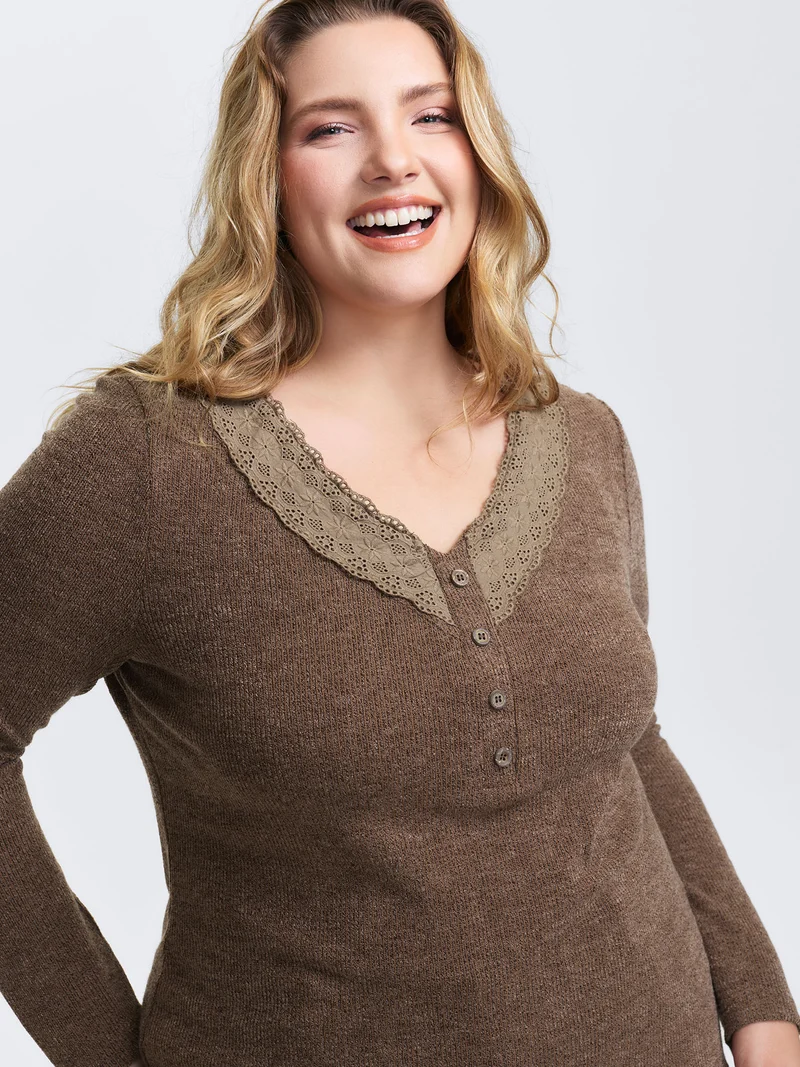 Lace Trim V-Neck Stretchy T-Shirt