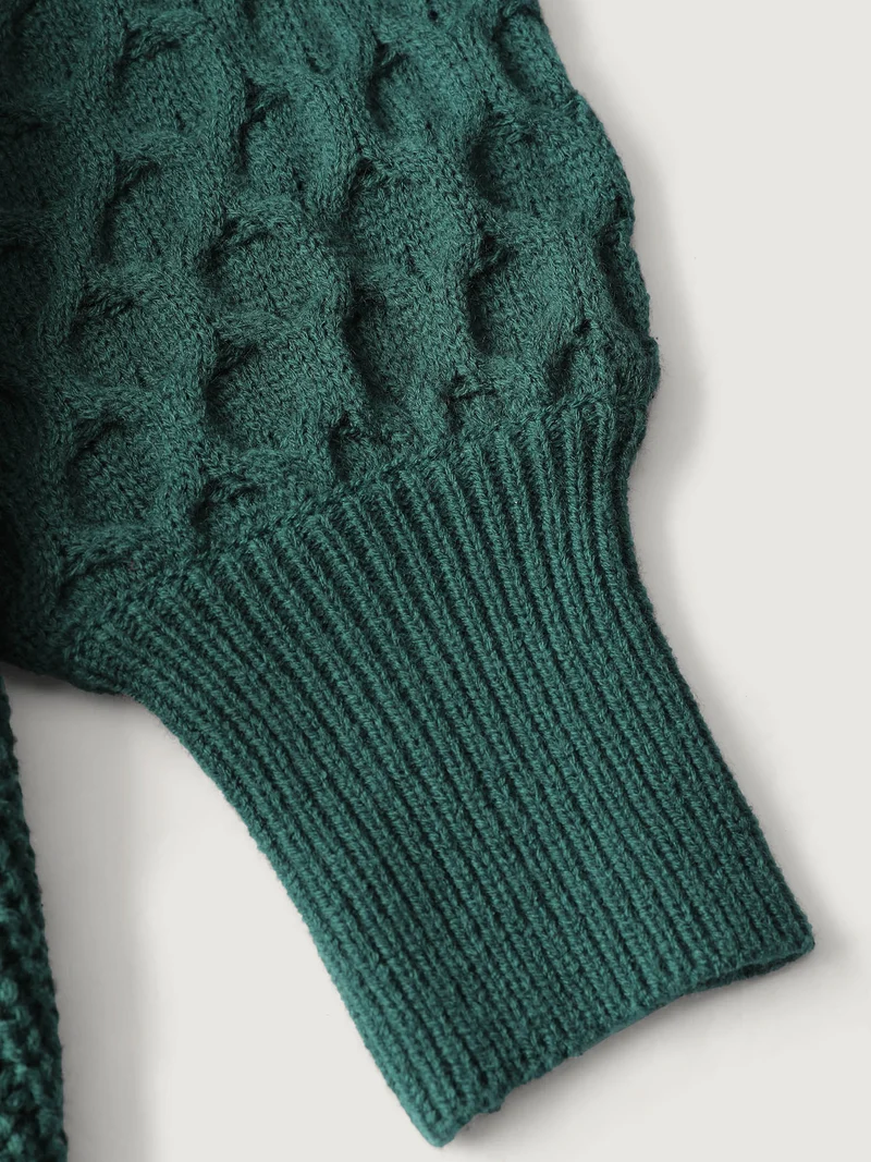 Curvy Hem Bat-Wing Sleeve Pullover