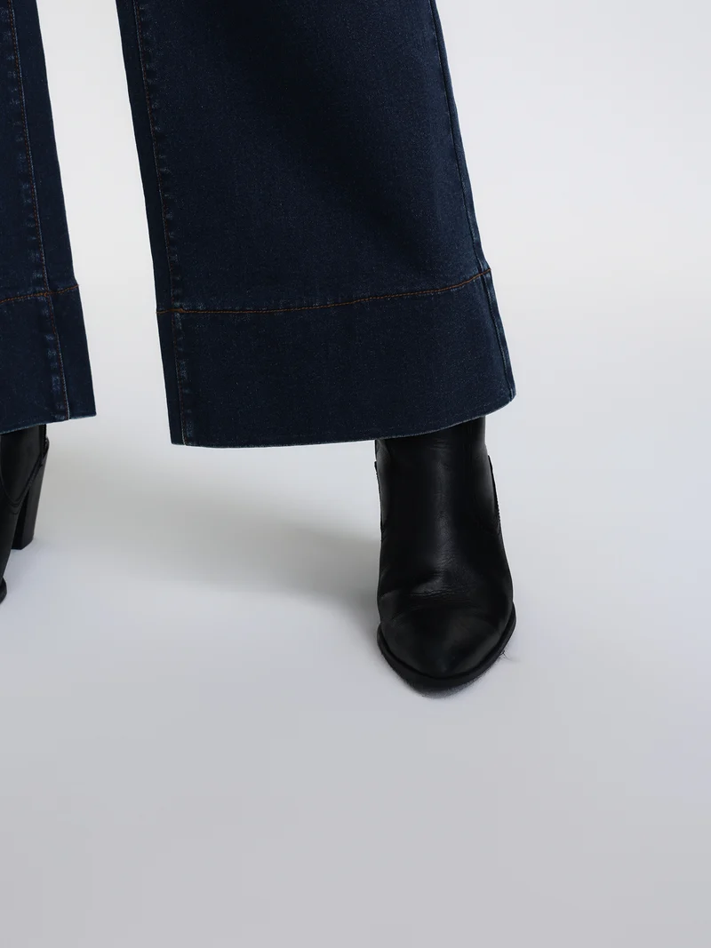 Flared Hem Easy-Fit Jeans