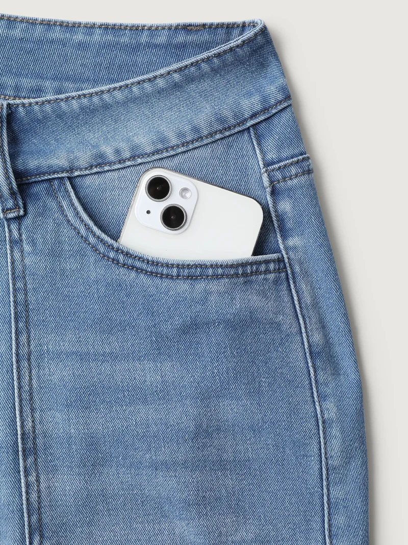 Retro Wash Flared Hem Jeans