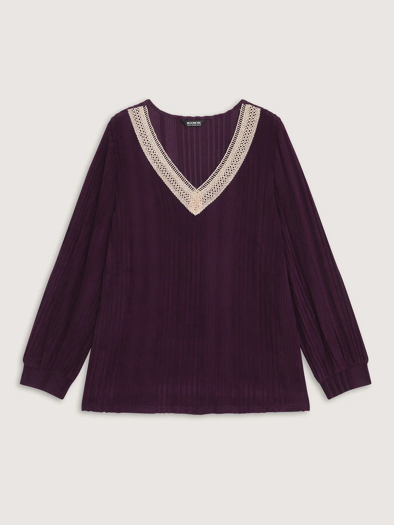 Textured Contrast Neckline Solid T-Shirt