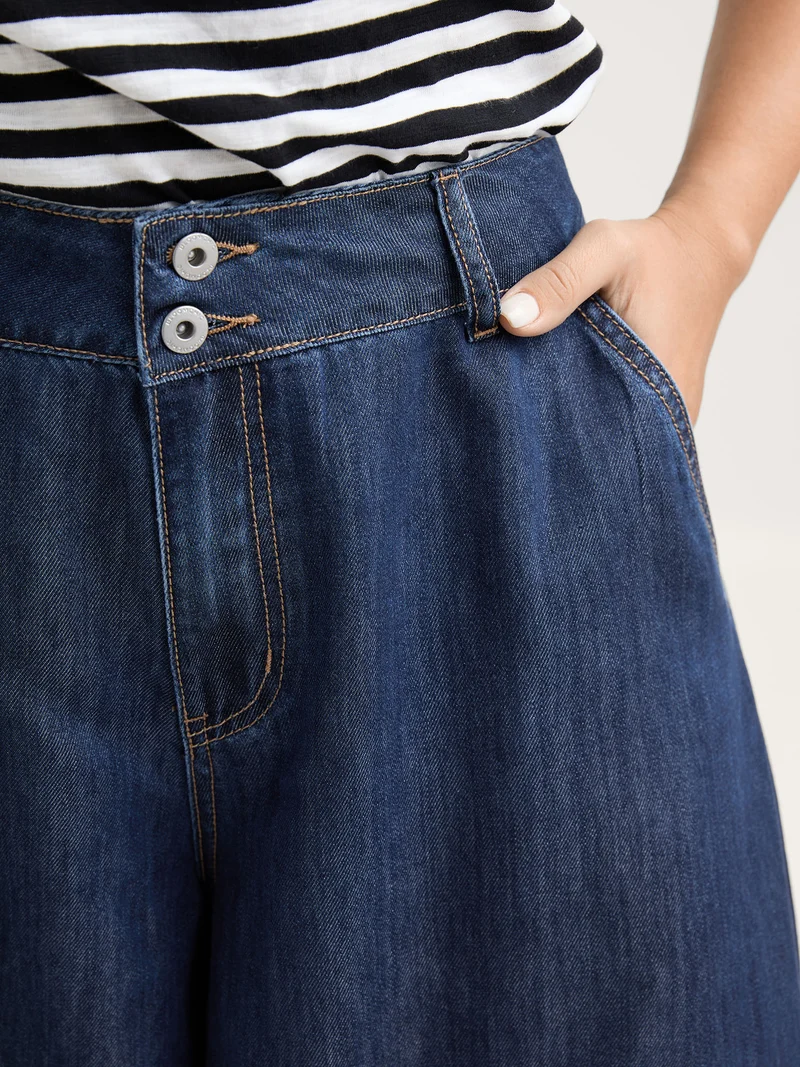Wavy Hem Detail Wide-Leg Jeans