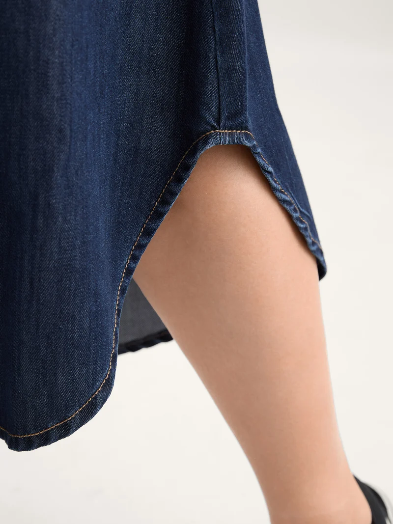 Wavy Hem Detail Wide-Leg Jeans