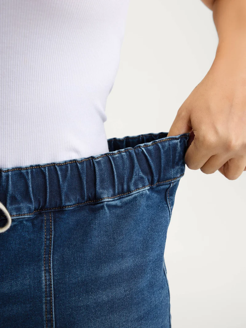 Stretchy Waist Drawstring Straight-Leg Jeans