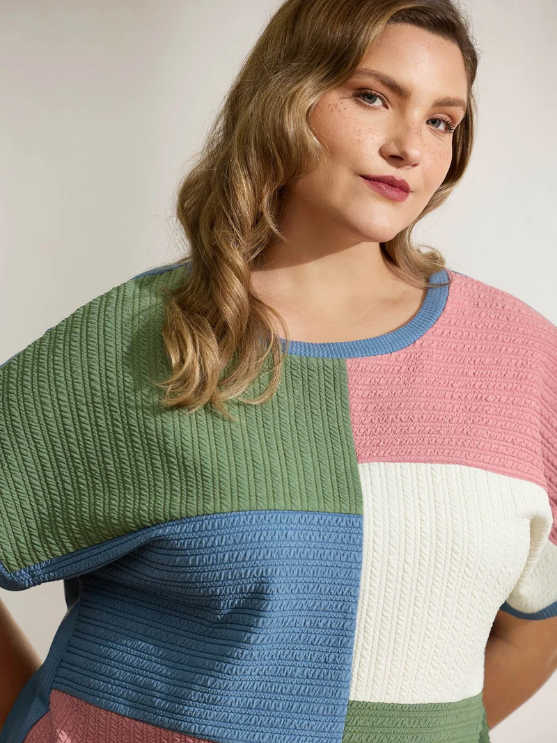 Colorblock Textured Round Neck T-Shirt