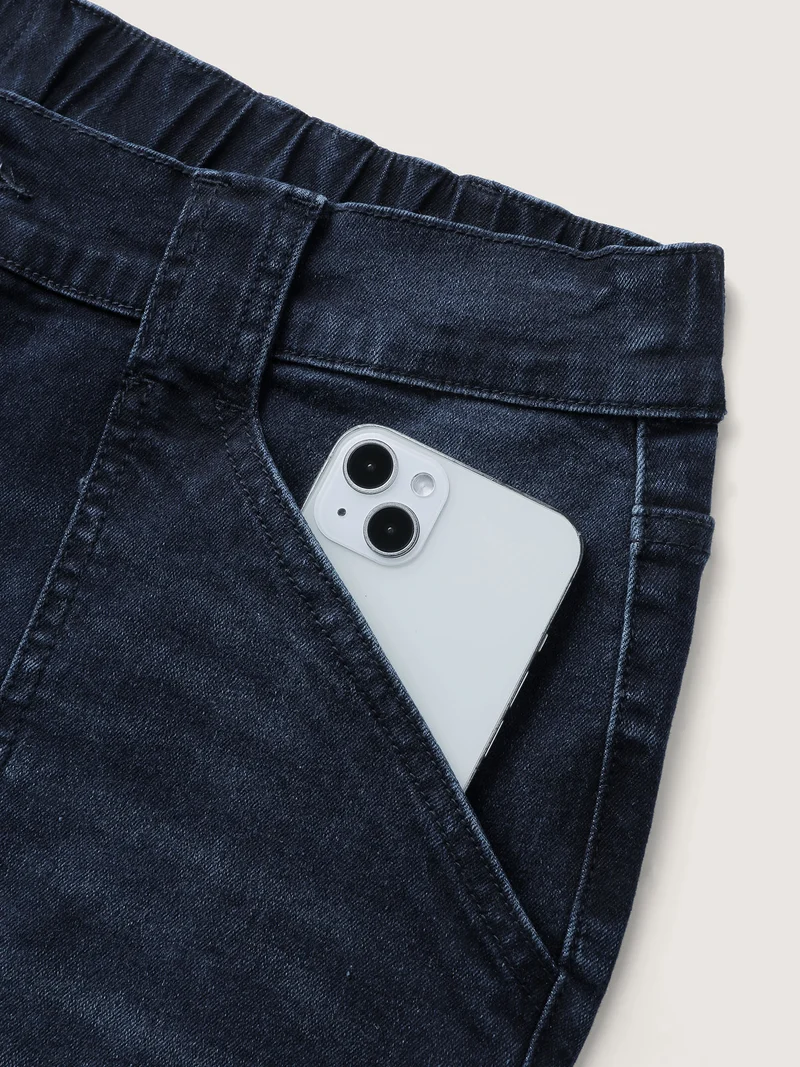 Supersoft Front Pockets Straight-Leg Mid-Rise Jeans