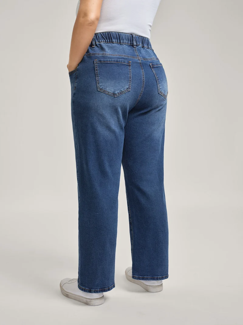 Classic Wash Stretchy Straight-Leg Jeans