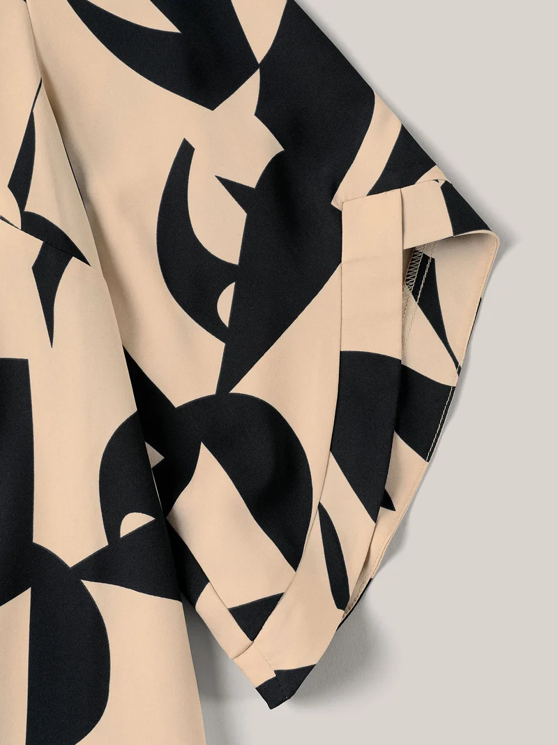 Geometric Pattern Tab Sleeve Flowy Blouse