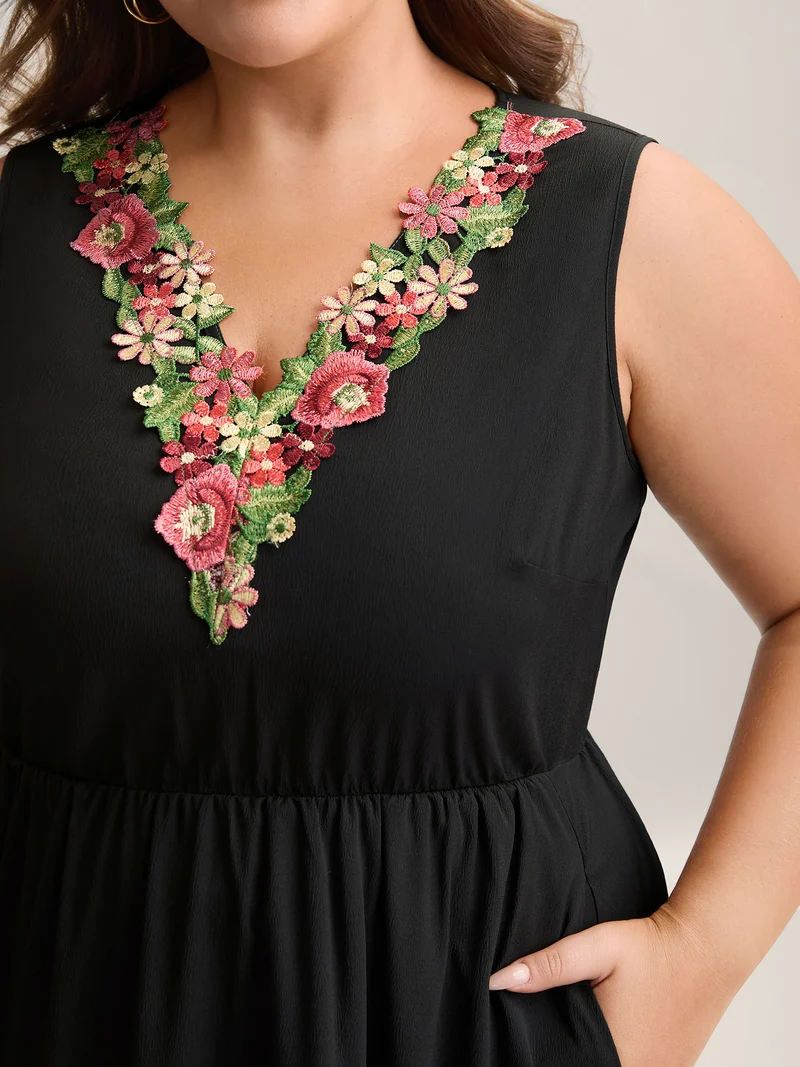 Woven Plain Floral Neckline Sleeveless Midi Dress