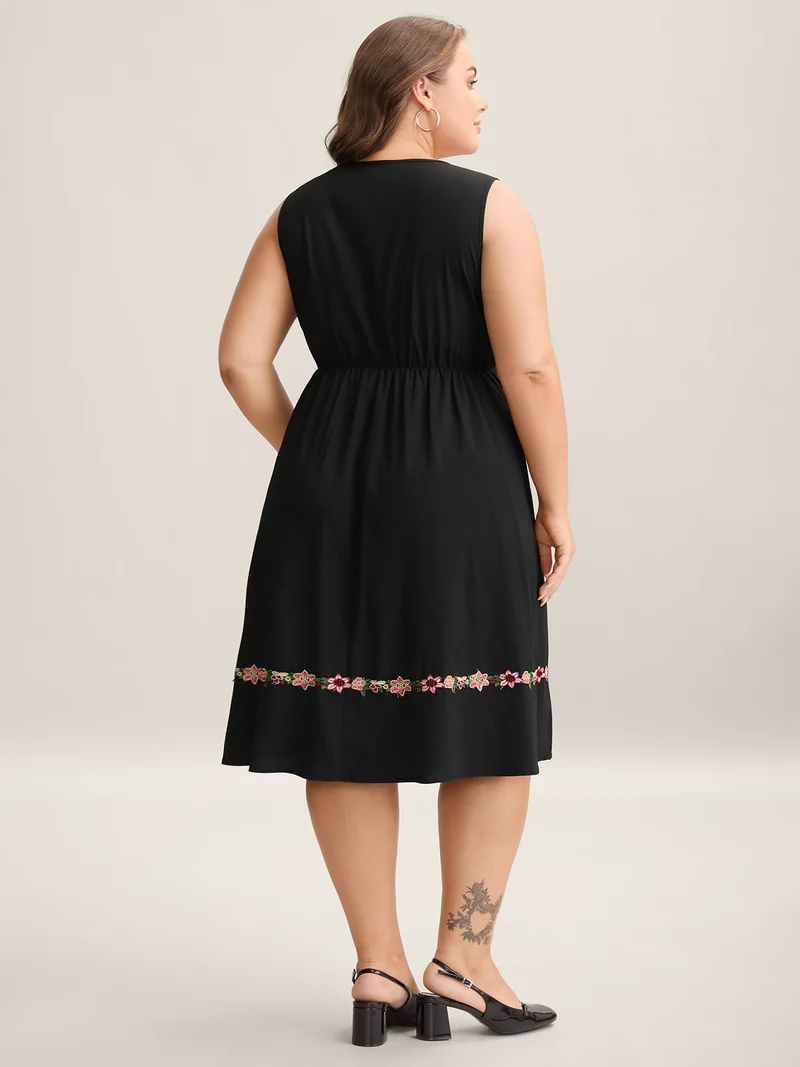 Woven Plain Floral Neckline Sleeveless Midi Dress