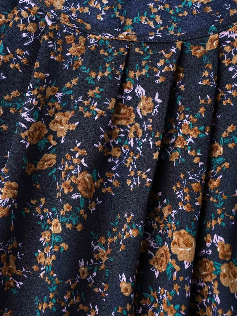 Floral Print Lace Paneled Gathered Shirt