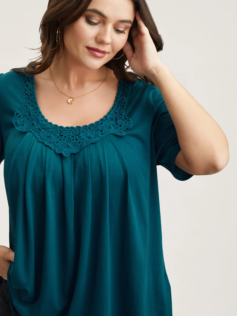 Lace Trim Pleated Round Neck T-Shirt