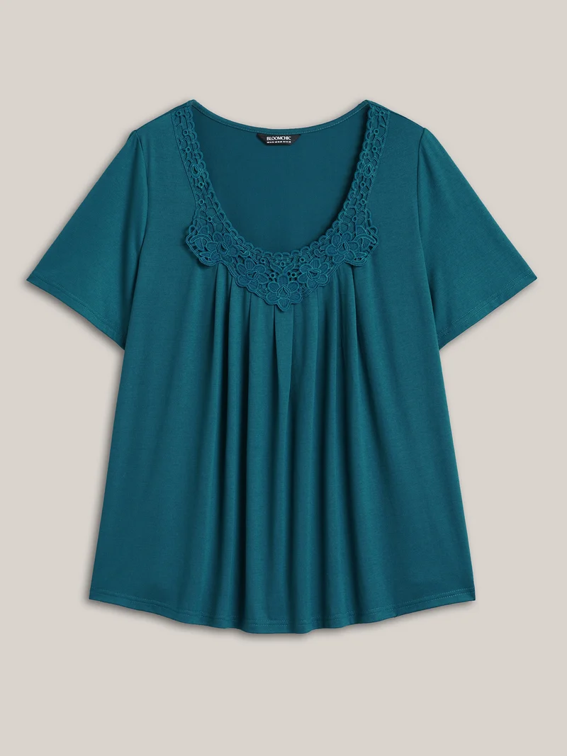 Lace Trim Pleated Round Neck T-Shirt