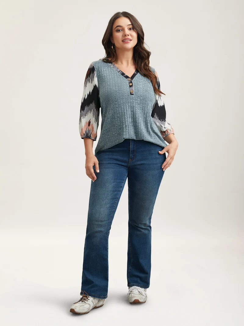 Textured Spliced V-Neck T-Shirt