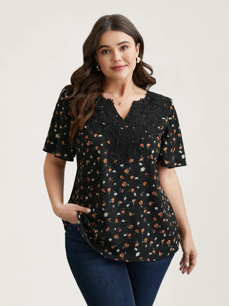 Lace Spliced Floral Print Notched Collar Blouse