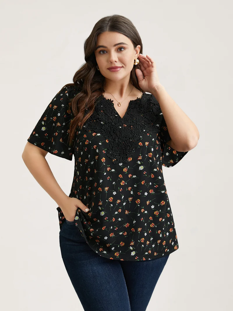 Lace Spliced Floral Print Notched Collar Blouse