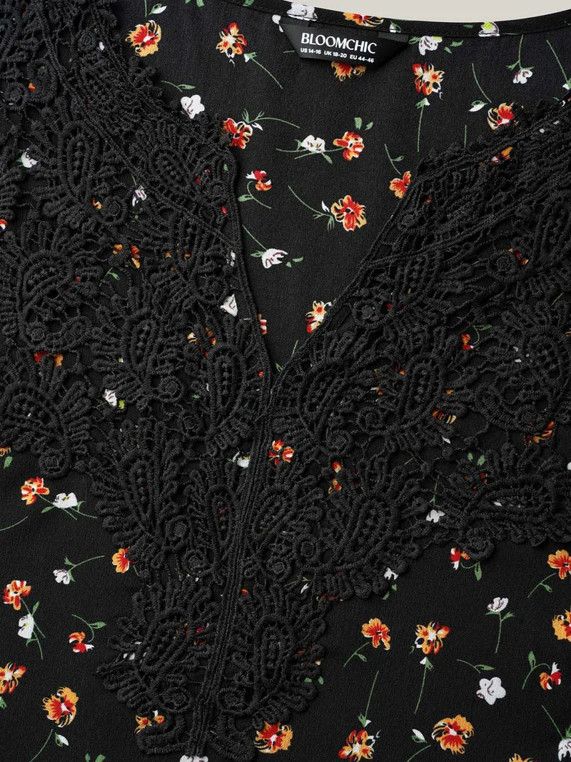 Lace Spliced Floral Print Notched Collar Blouse