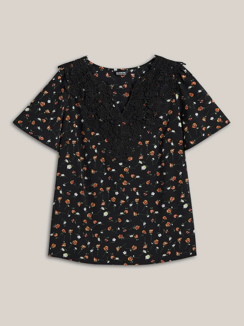 Lace Spliced Floral Print Notched Collar Blouse