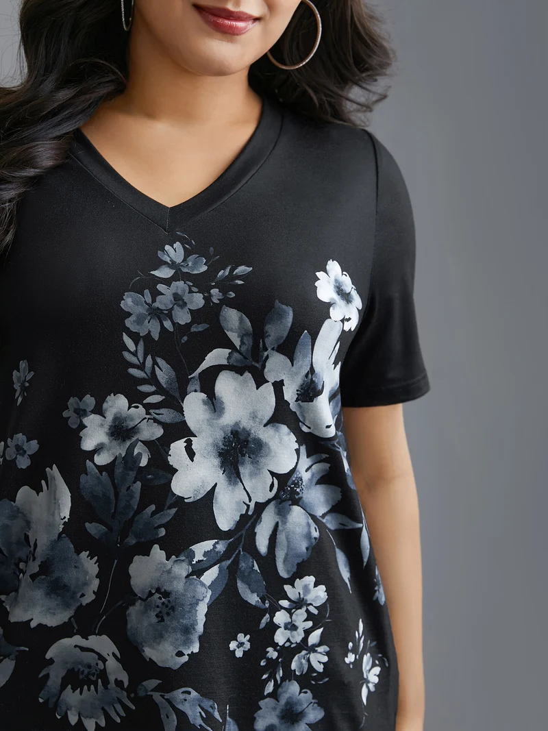 V-Neck Floral Print Fitted T-Shirt