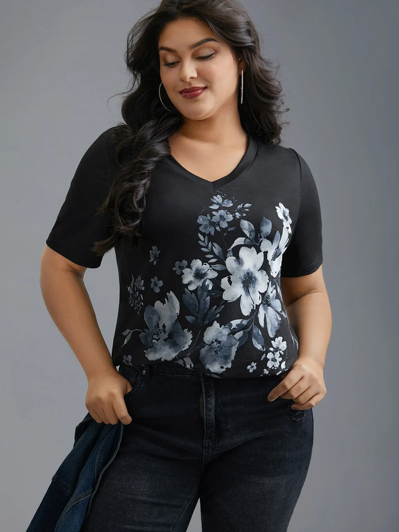 V-Neck Floral Print Fitted T-Shirt