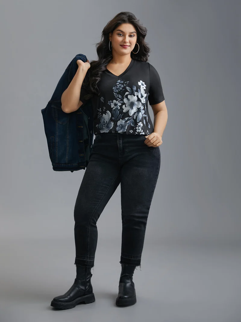 V-Neck Floral Print Fitted T-Shirt