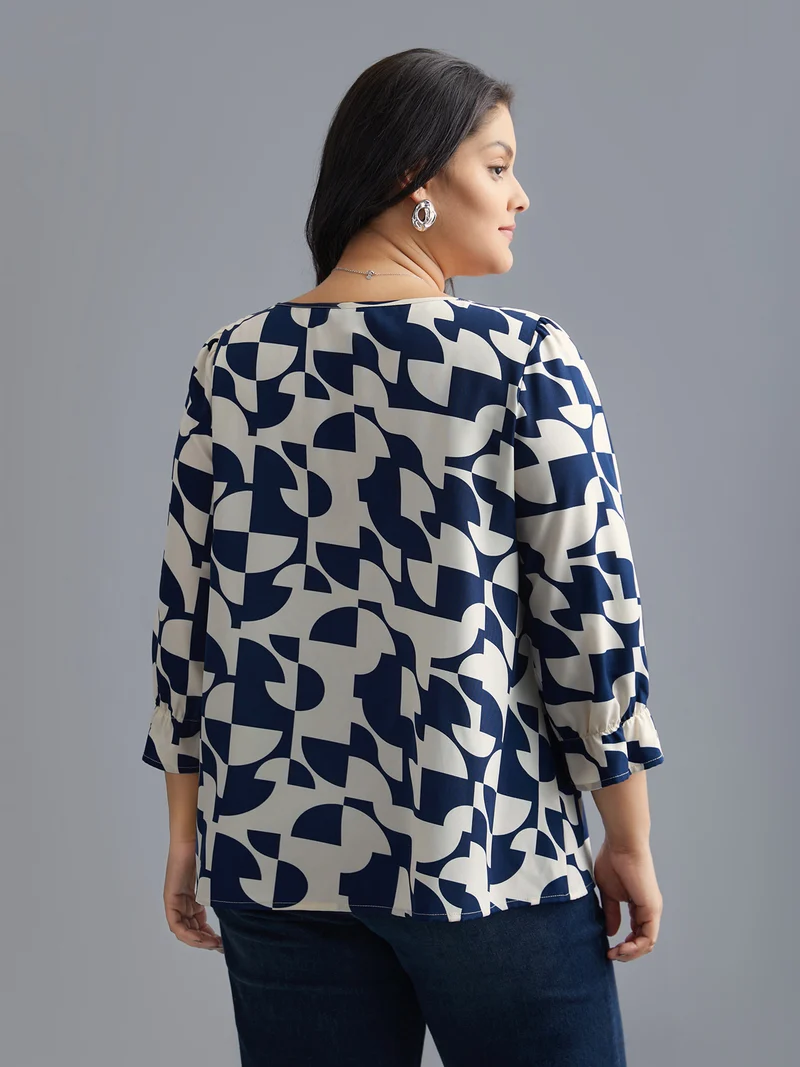 Round Neck Geometric Print Blouse