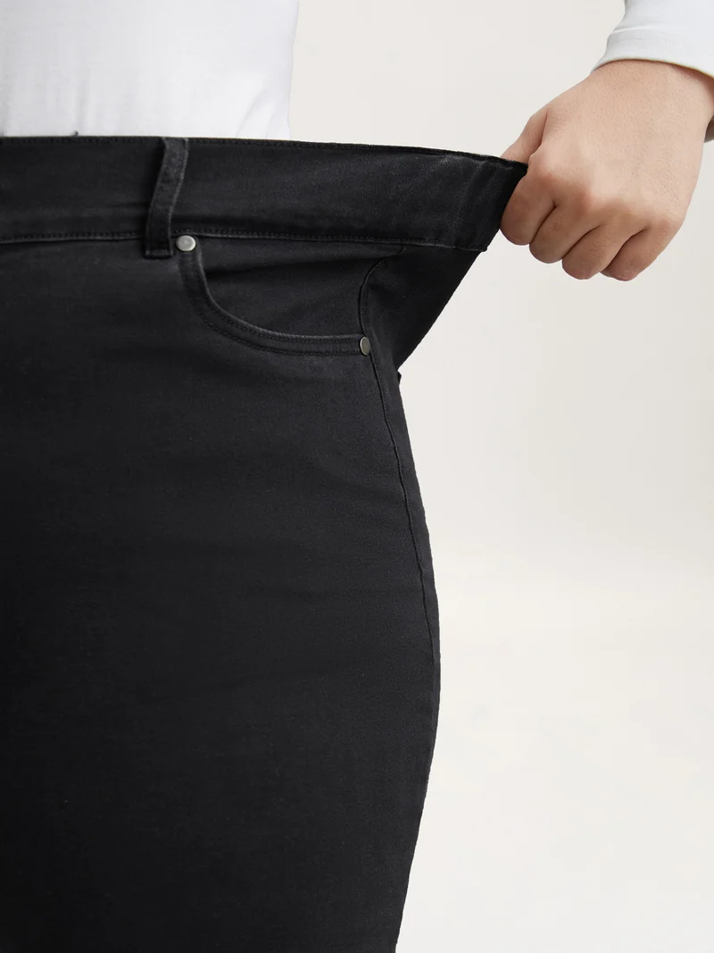 Buttons Mid-Rise Curvy Skinny-Fit Jeans