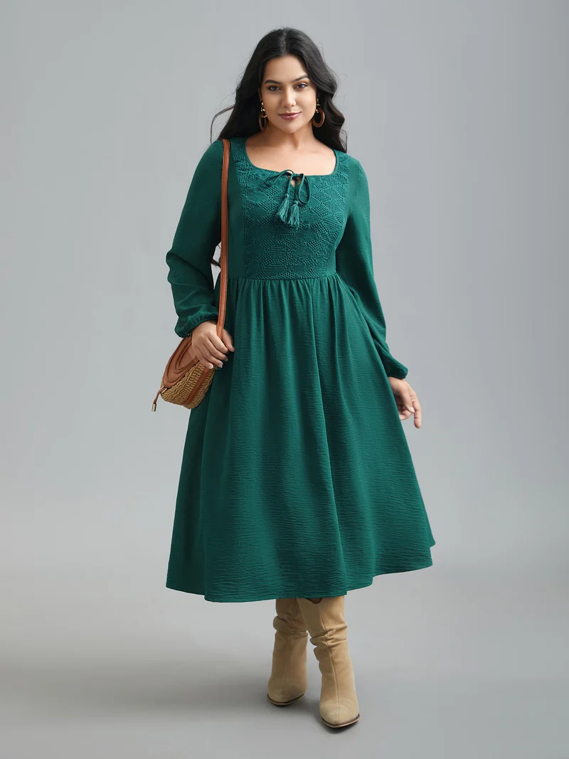 Lace Neck Detail Tassels Midi Dress