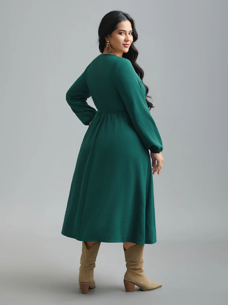 Lace Neck Detail Tassels Midi Dress