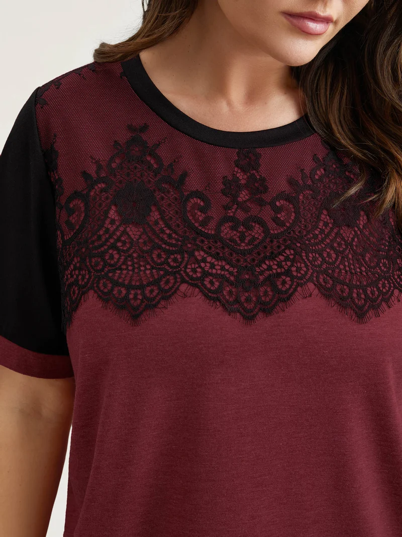 Stretchy Scalloped Lace Color Contrast T-Shirt