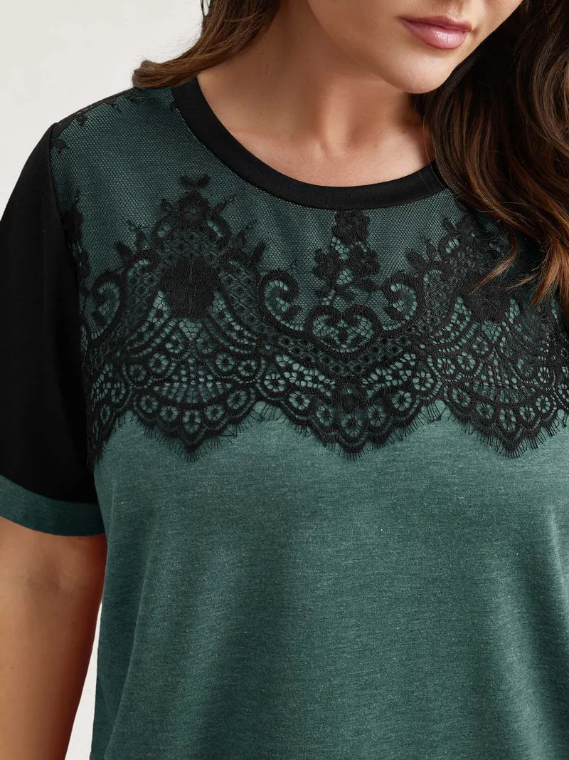 Stretchy Scalloped Lace Color Contrast T-Shirt