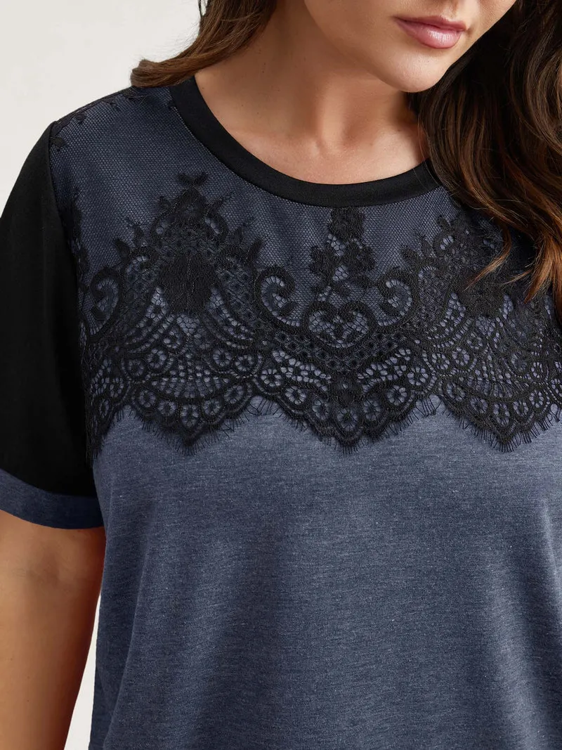Stretchy Scalloped Lace Color Contrast T-Shirt