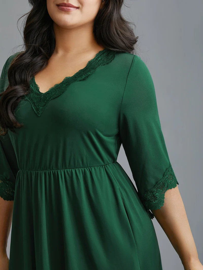 Lace Patchwork Pockets Ruffle Sleeve Dress