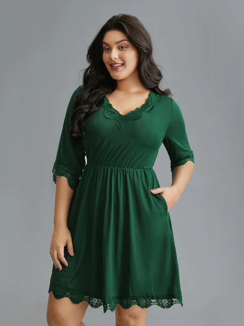 Lace Patchwork Pockets Ruffle Sleeve Dress