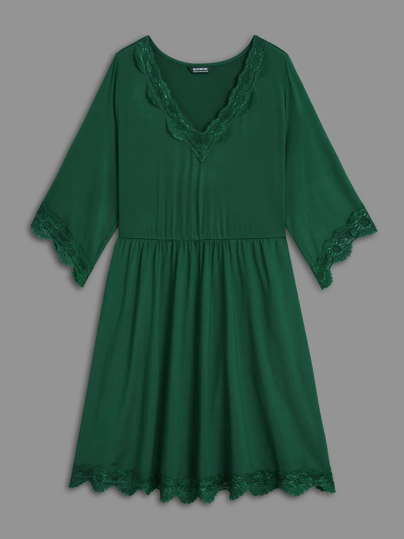 Lace Patchwork Pockets Ruffle Sleeve Dress