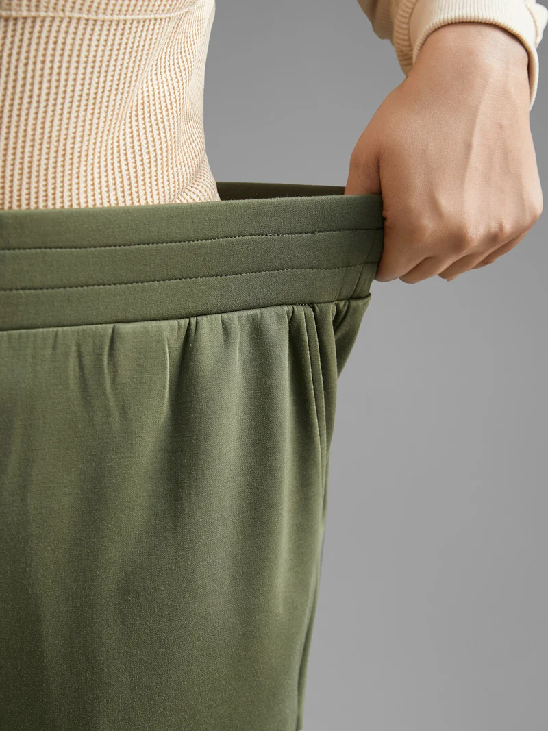 Solid Elastic Waist Mid Rise Pants