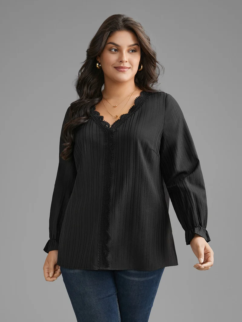Textured Lace Patchwork Pleated Blouse