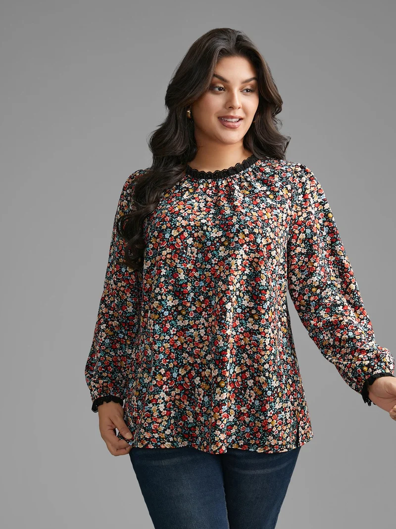 Ditsy Floral Lace Patchwork Slit Hem Blouse