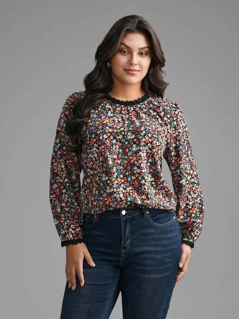 Ditsy Floral Lace Patchwork Slit Hem Blouse