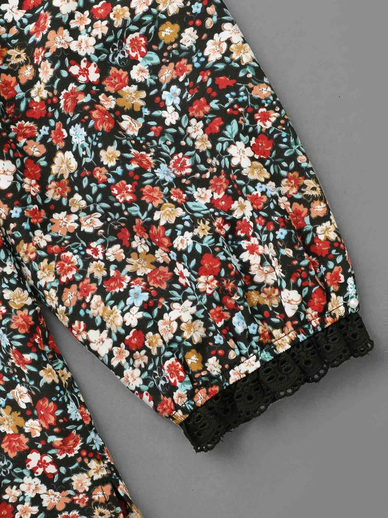 Ditsy Floral Lace Patchwork Slit Hem Blouse