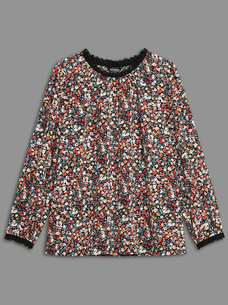 Ditsy Floral Lace Patchwork Slit Hem Blouse